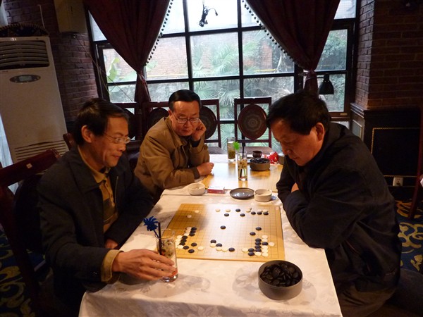 省领导下棋真叫劲